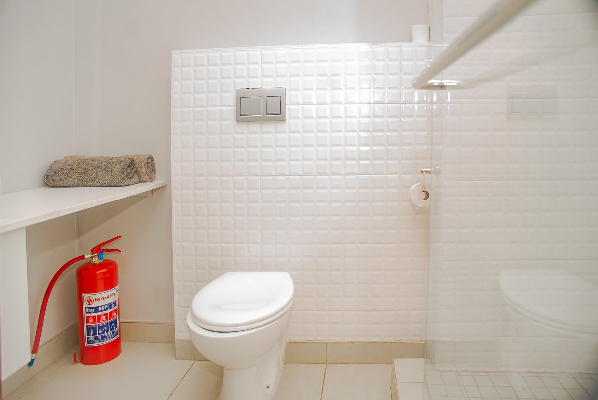 Bathroom with fire extinguisher