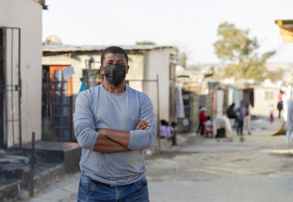 Black man wearing mask ekasi