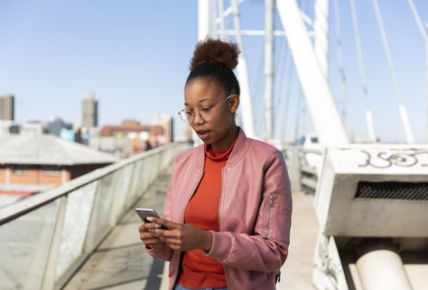 Black woman on a smartphone