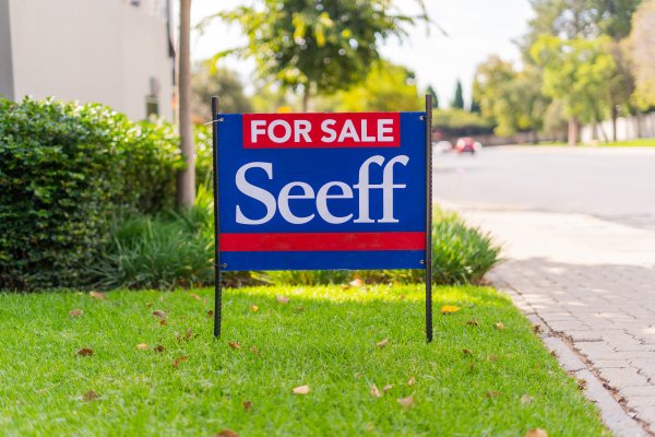 For sale property sign by Seeff