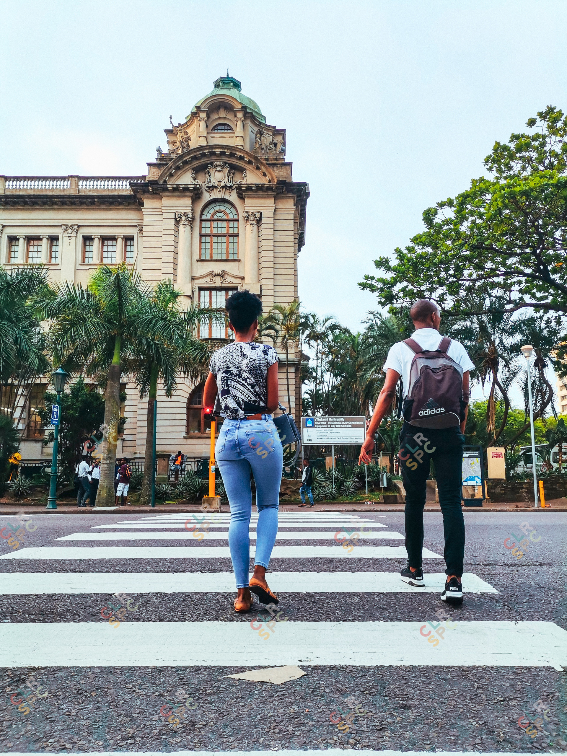 Smartphone photography : Crossing the road